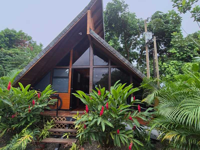 Charming Architectural Bungalow in La Fortuna with Potential future